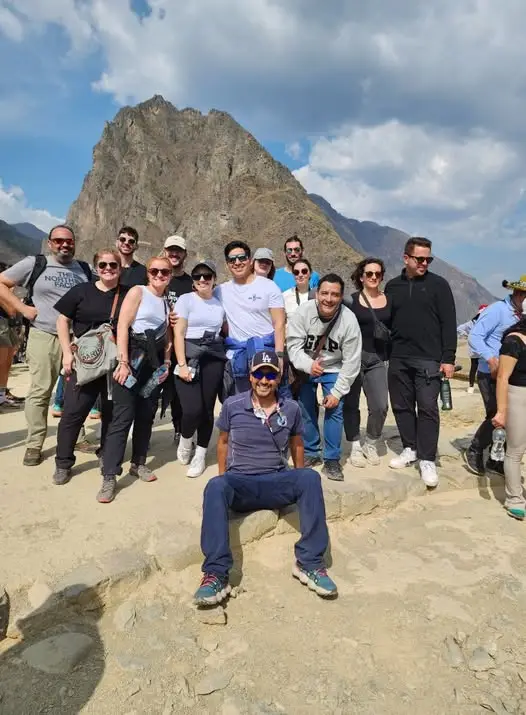 Faruel Travel group tour in Peru